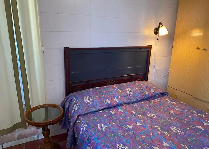 Casas-E-Y -F-Pequeno Conjunto Casas Adosado