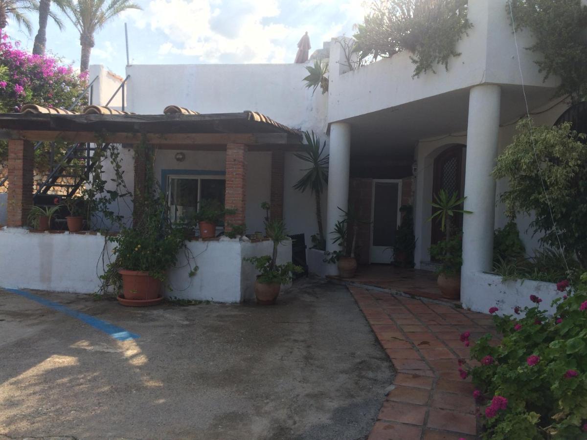 Casas-e-y -f-pequeno Conjunto Casas Adosado