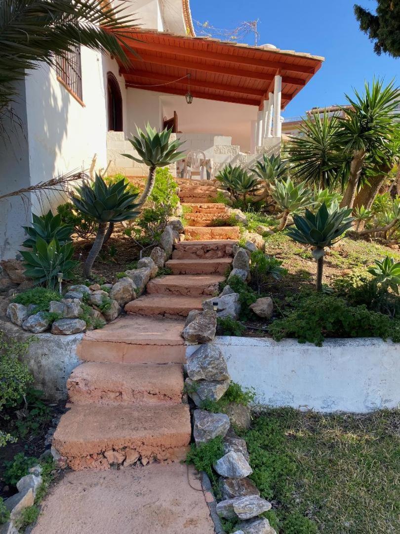Casas-e-y -f-pequeno Conjunto Casas Adosado *